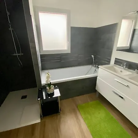 Maison La Rochelle 3 Etoiles 펜션 *