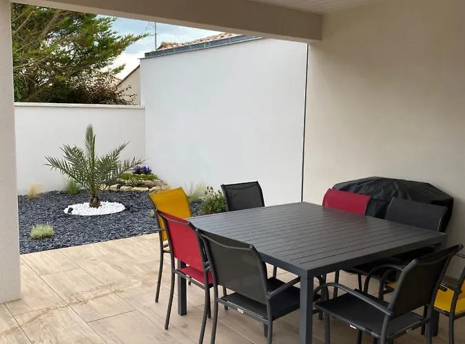 Holiday home Maison La Rochelle 3 Etoiles