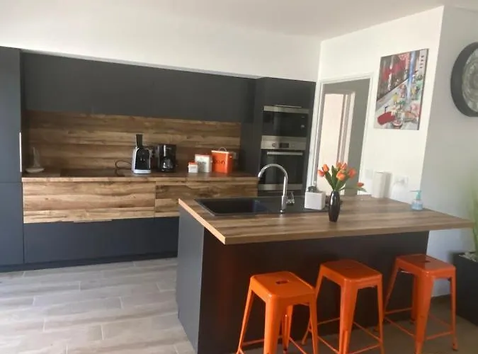 Holiday home Maison La Rochelle 3 Etoiles *